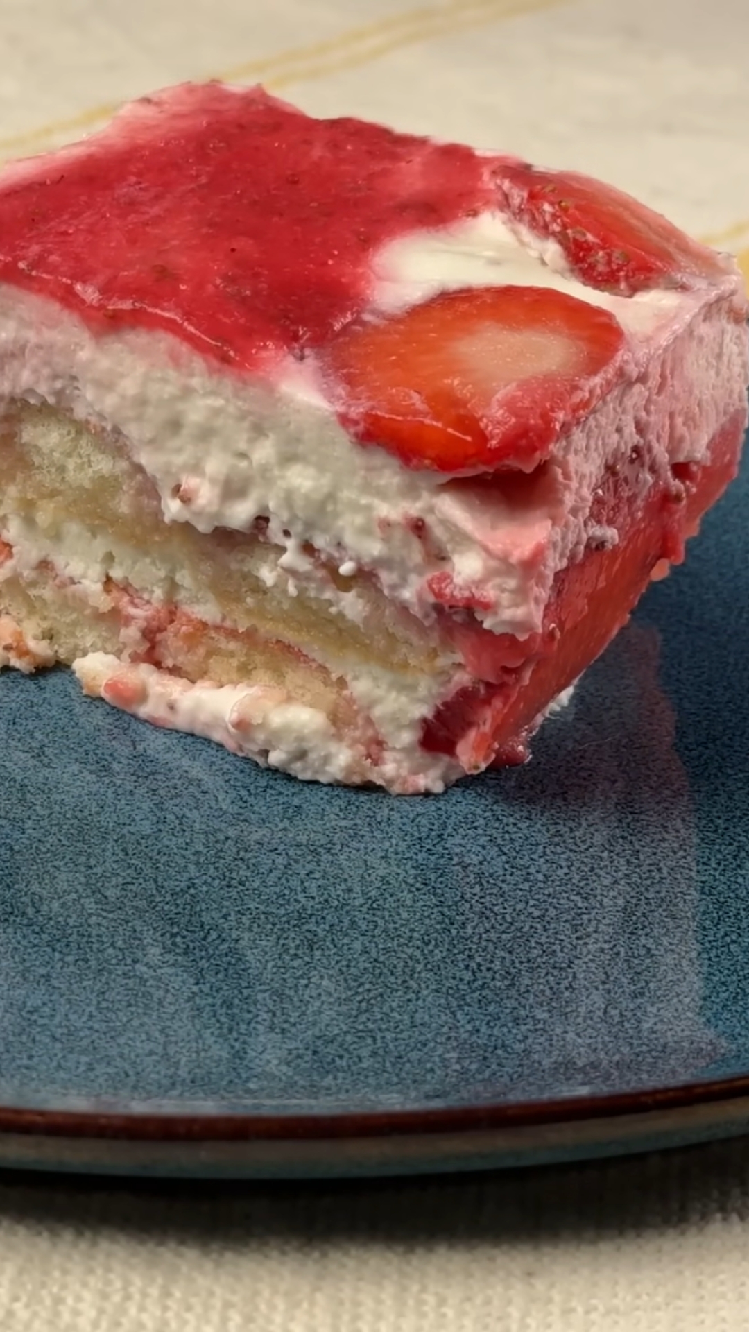 strawberry tiramisu trifle