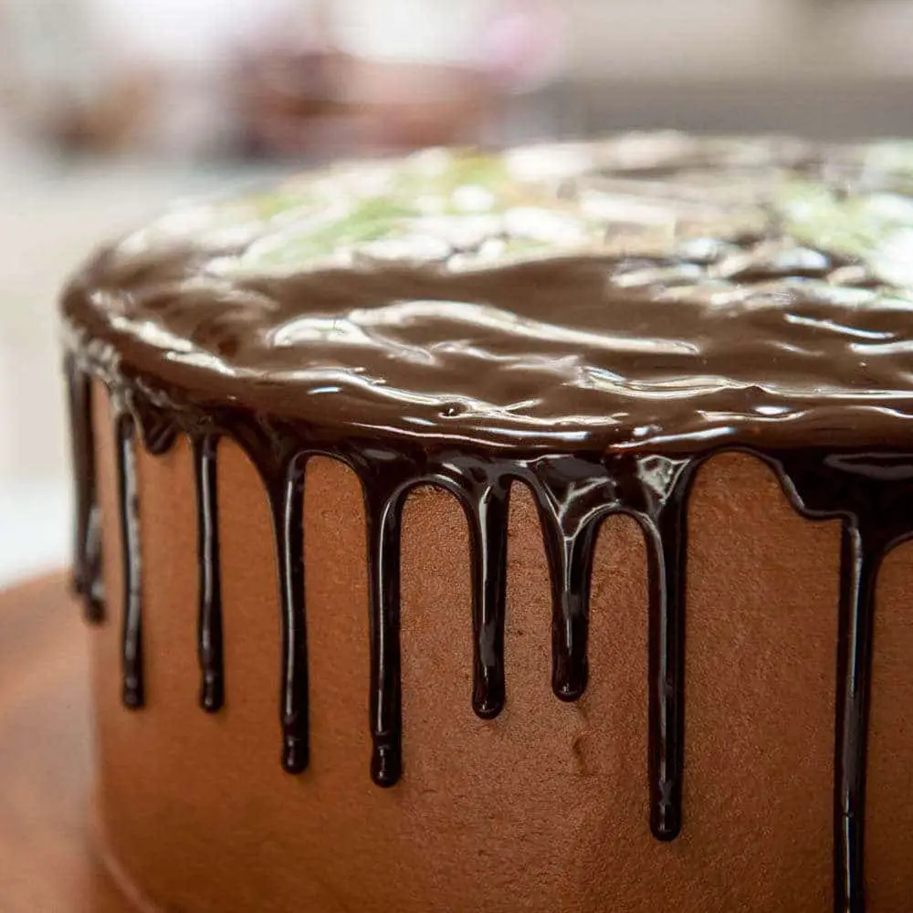 How to Make Chocolate Drip for Cakes: Easy Step-by-Step Guide
